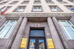 Slovenskej akadÃ©mii vied dÃ´veruje takmer 78 % Ä¾udÃ­...