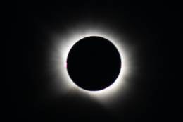 VIDEO TÃ­m astronÃ³mov SAV pri Ãºplnom zatmenÃ­ Slnka...
